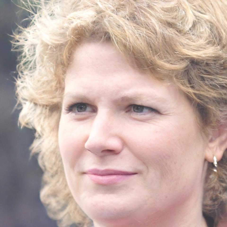 Emma Thornfield, Business Efficiency Consultant and Strategic Planning Expert